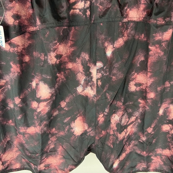 NWT: old navy Dolphin-Hem Run Shorts for Women (4X) - Picture 11 of 14